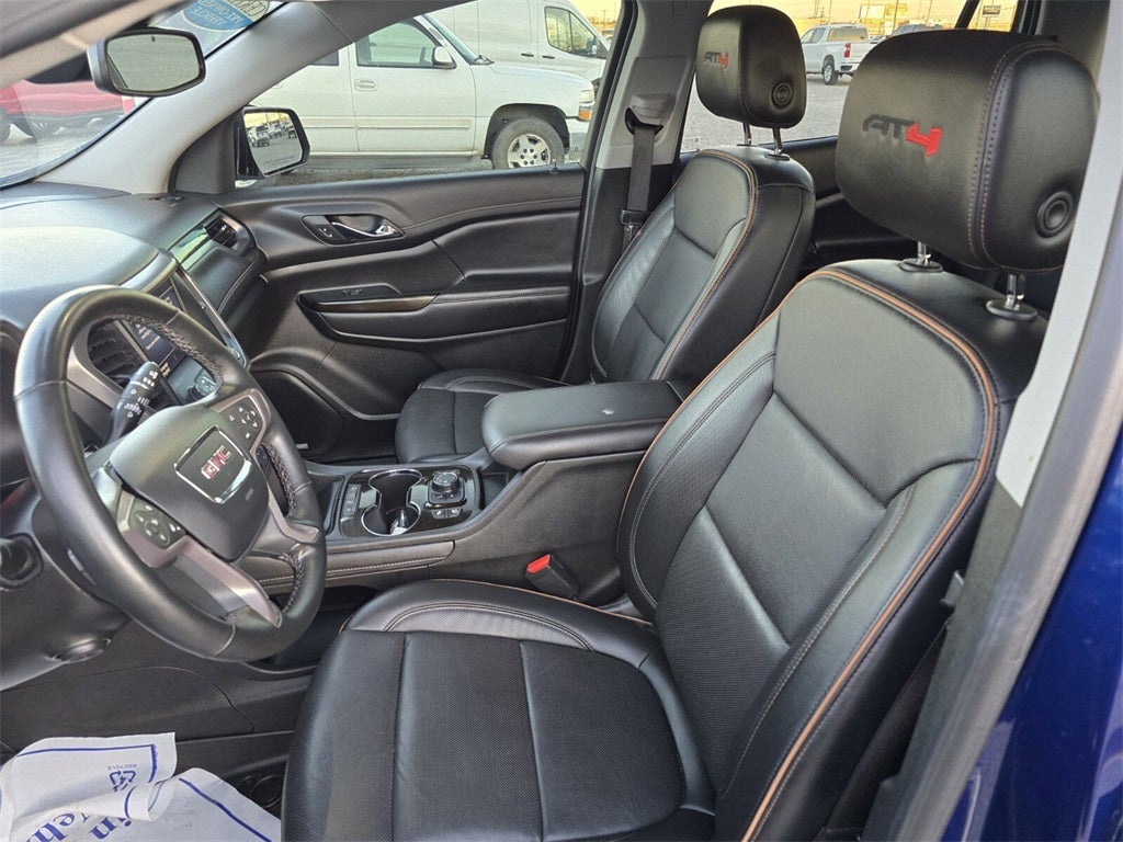 2023 GMC Acadia AT4