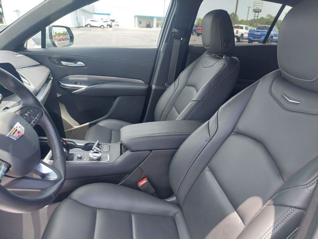 2025 Cadillac XT4 Premium Luxury