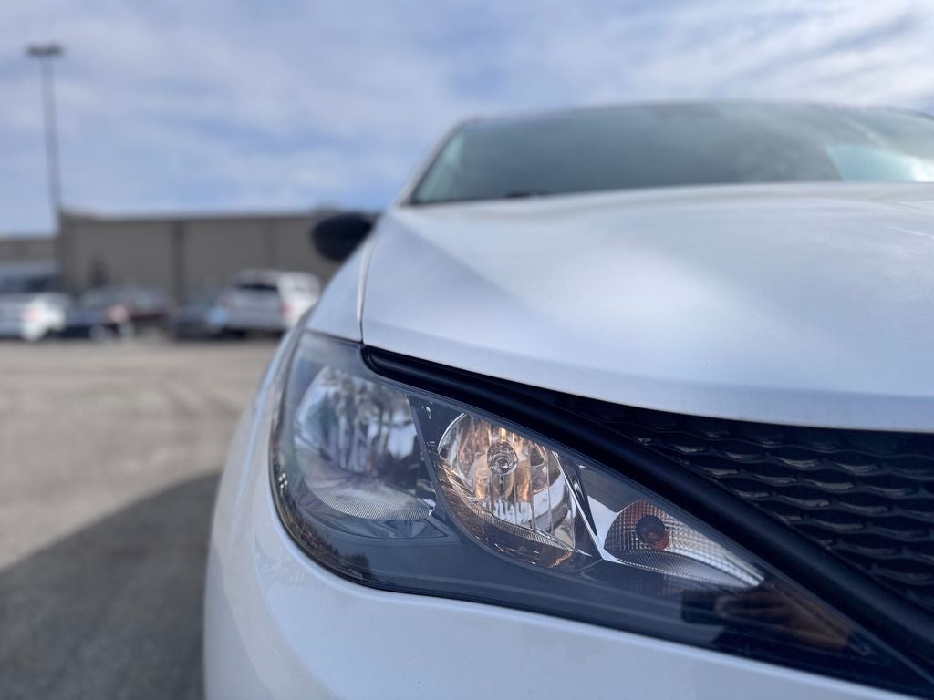 2024 Chrysler Voyager LX