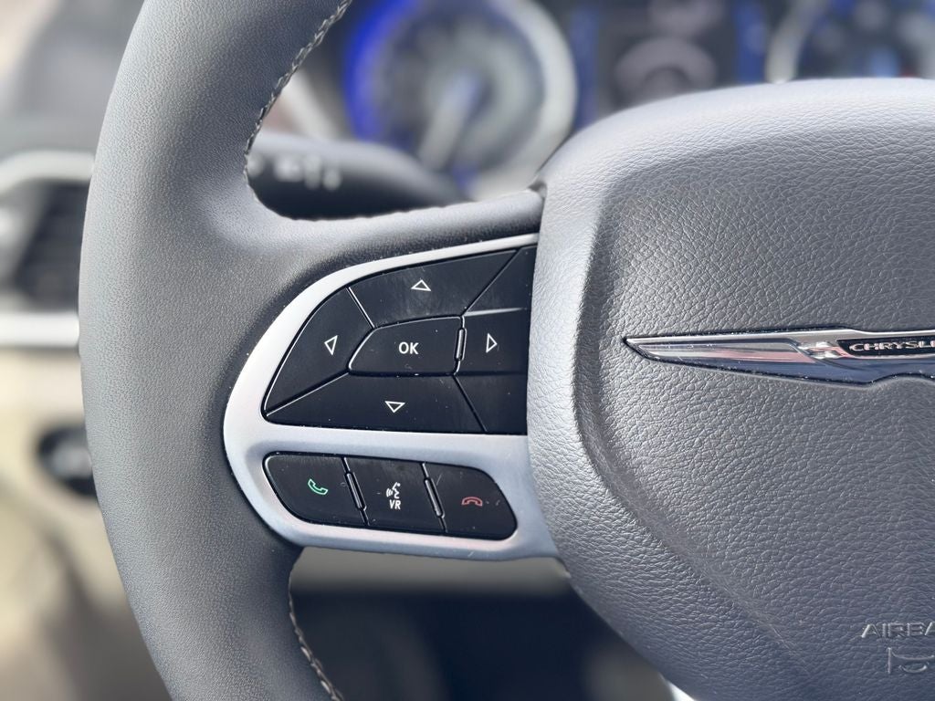 2024 Chrysler Voyager LX