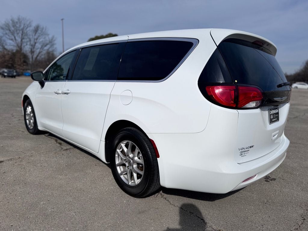 2024 Chrysler Voyager LX