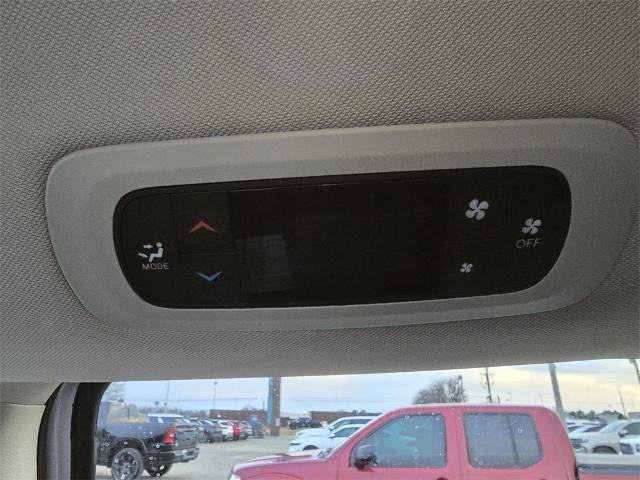 2024 Chrysler Voyager LX