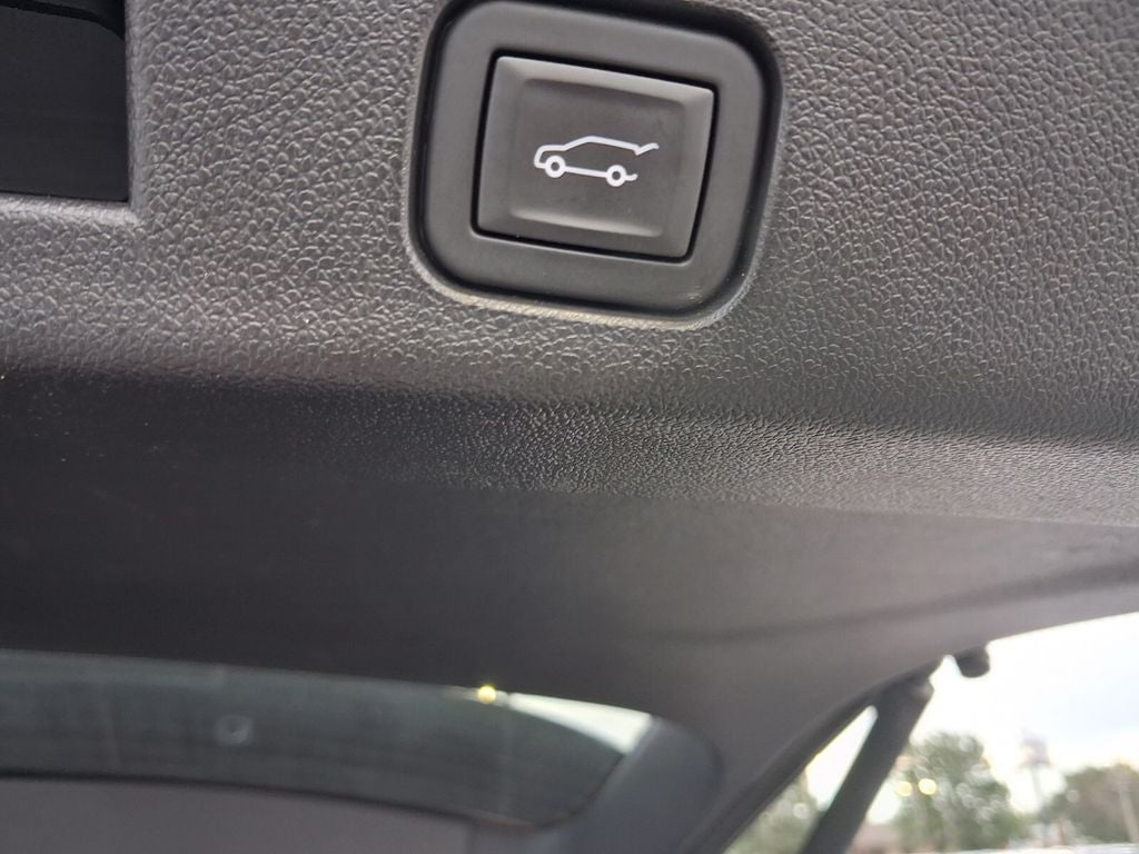 2024 Chevrolet Traverse LS