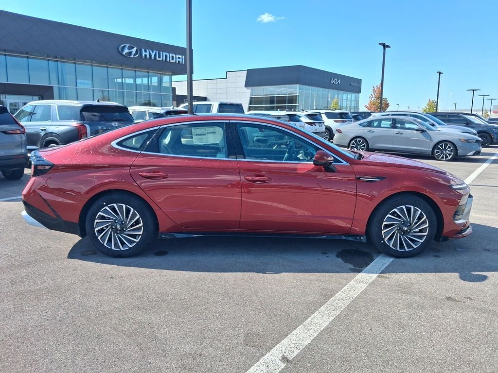 2026 Hyundai SONATA HYBRID SEL