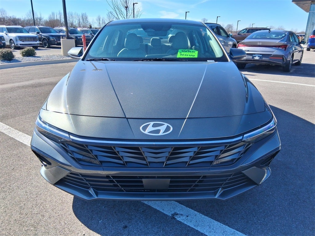2025 Hyundai ELANTRA Limited
