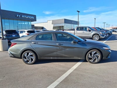 2025 Hyundai ELANTRA SEL Convenience