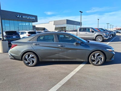 2025 Hyundai ELANTRA SEL Convenience