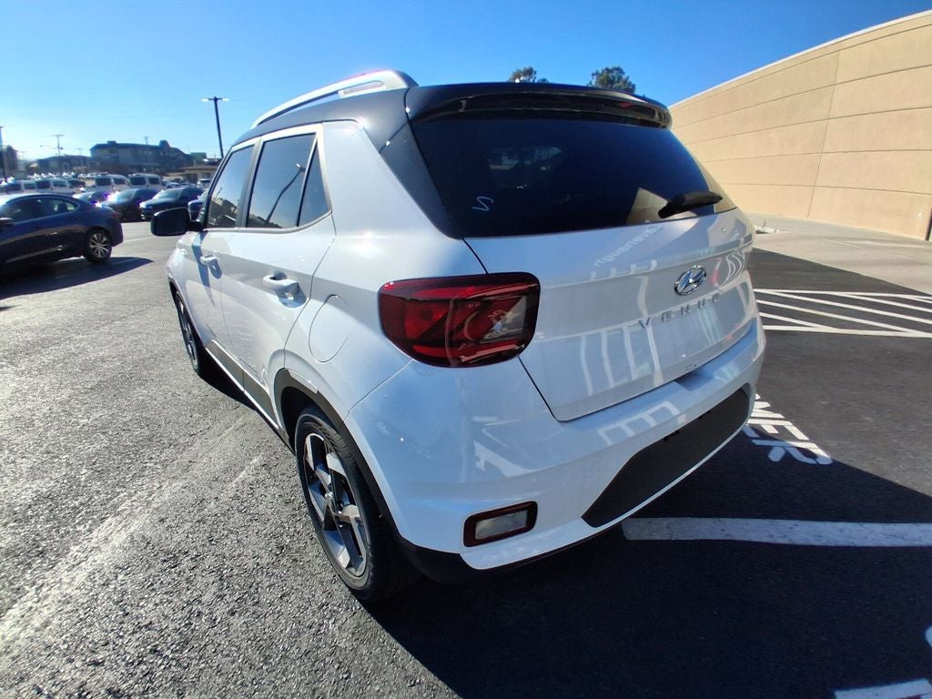 2026 Hyundai VENUE SEL W/Two-Tone Roof