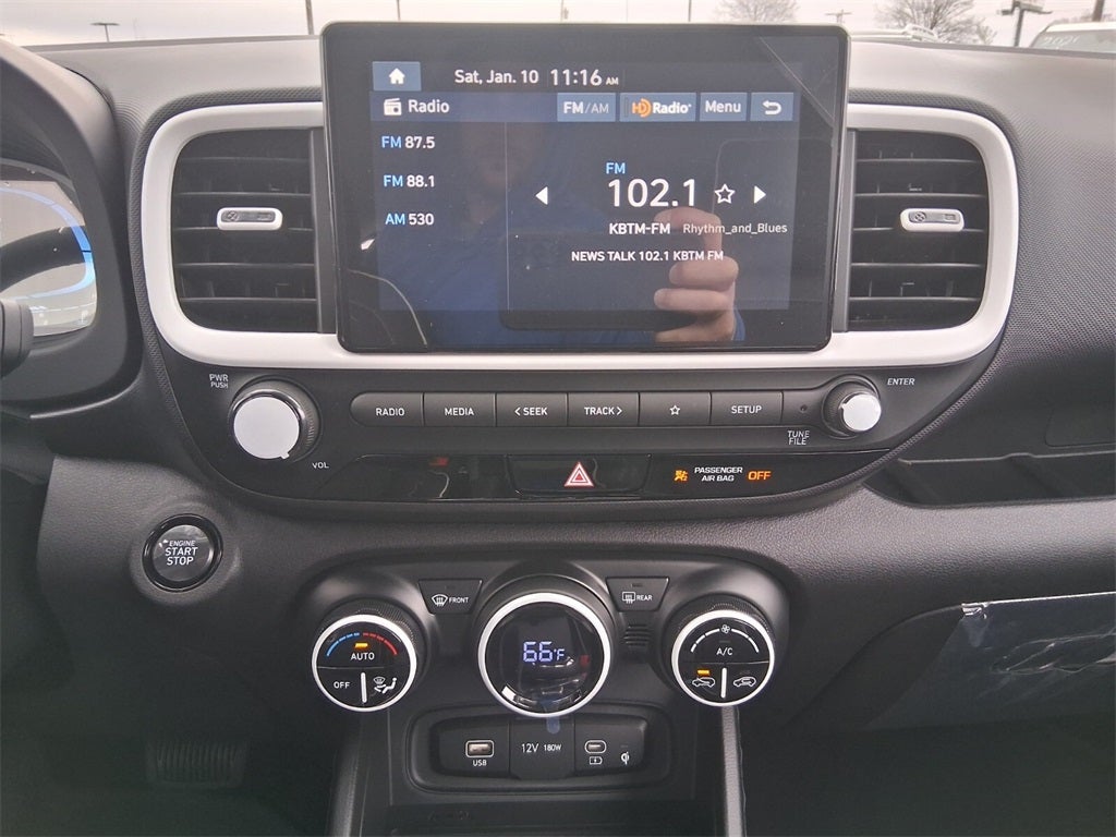 2026 Hyundai VENUE SEL W/Two-Tone Roof