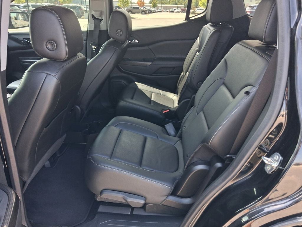 2022 GMC Acadia SLT